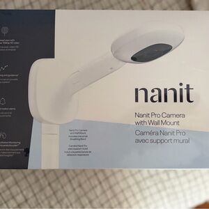 BRAND NEW still in plastic Nanit Pro Camera with Wall Mount - White-